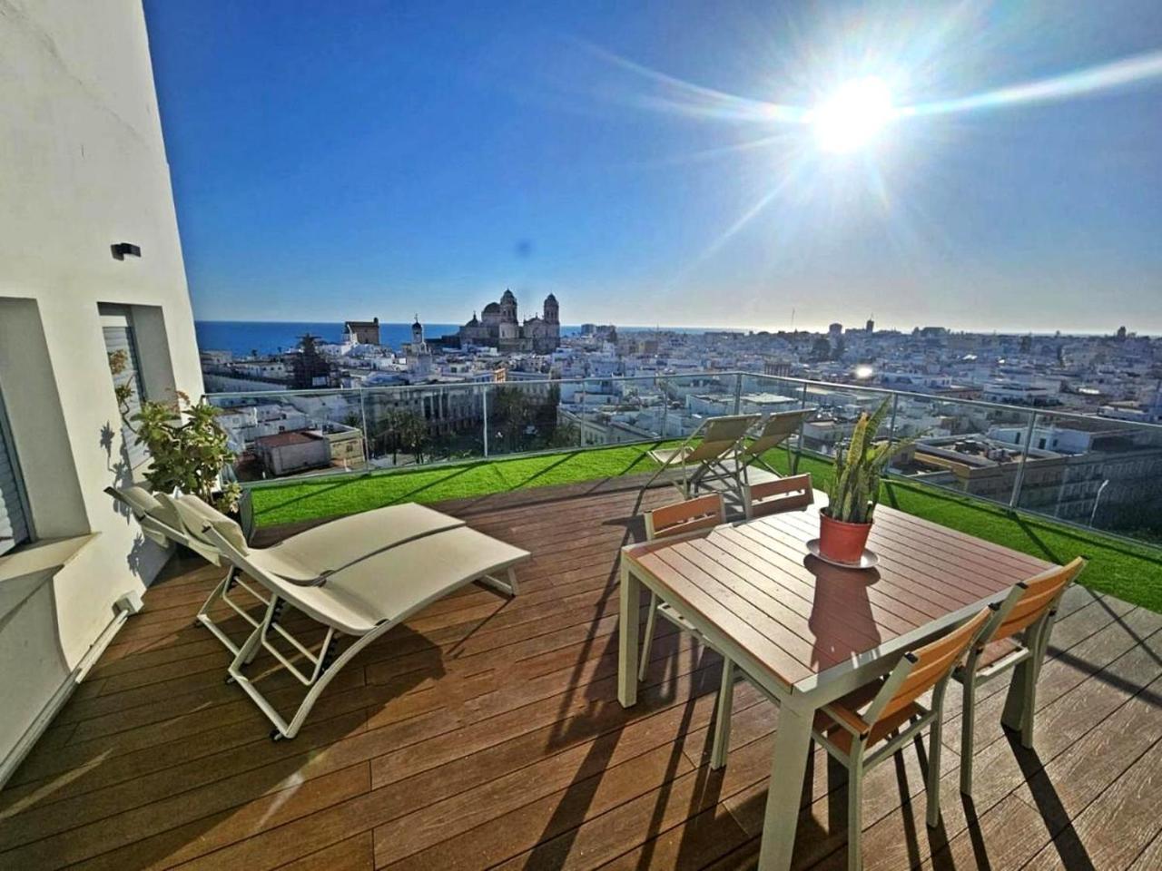 Apartament Skyline - Penthouse With 50M2 Private Terrace And Stunning Views Kadyks Zewnętrze zdjęcie